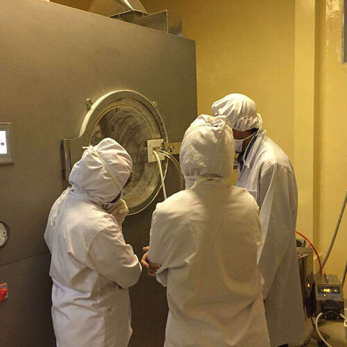 Últimas notícias da empresa sobre A máquina de revestimento inteligente do filme da tabuleta joga um grande papel em cobrir acima o cheiro mau da medicina