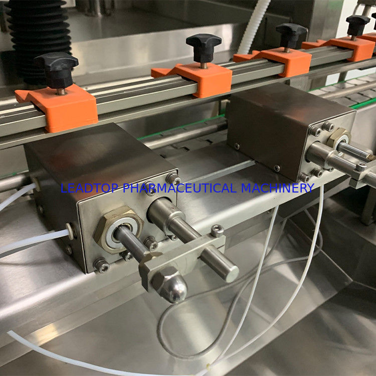 Máquina de enchimento automática de garrafas de líquido rotativa de 700 kg de peso 6 kW Consumo de energia Certificado CE