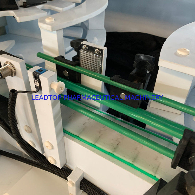 Máquina de enchimento automática de garrafas de líquido rotativa de 700 kg de peso 6 kW Consumo de energia Certificado CE