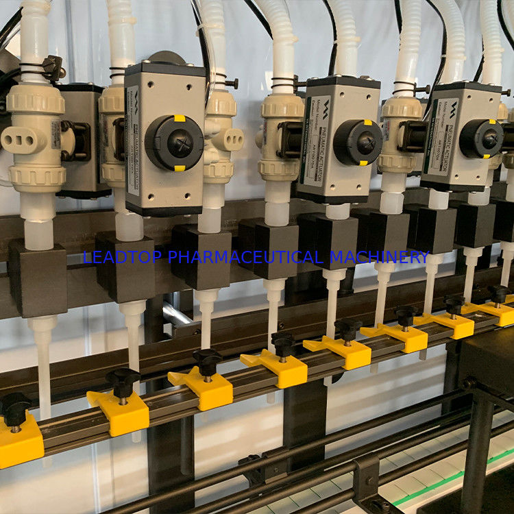 Máquina de enchimento automática de garrafas de líquido rotativa de 700 kg de peso 6 kW Consumo de energia Certificado CE